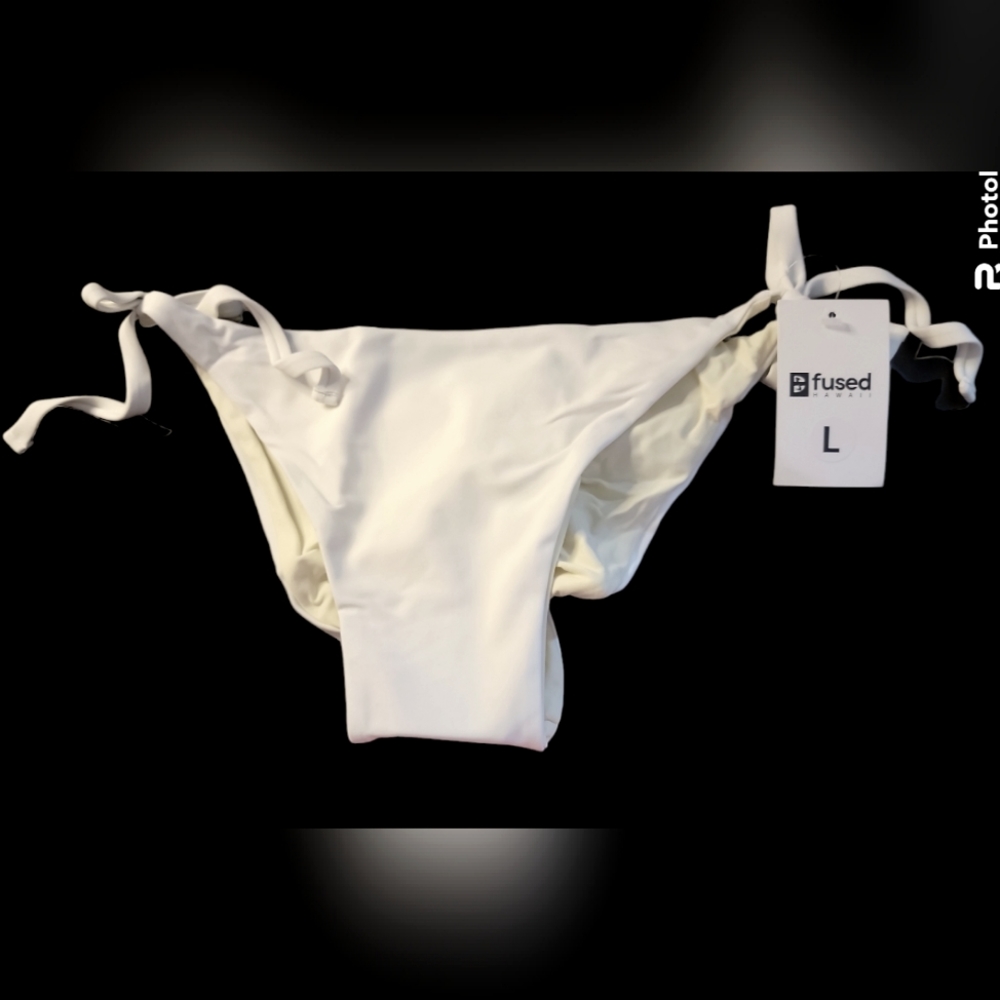 White Aloha L